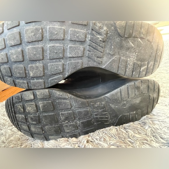 Nike Boots - Picture 2 of 10